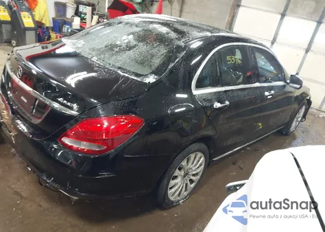 2016 Mercedes-Benz C 300 4Matic z USA, uszkodzony, nr VIN WDDWF4KBXGR141717